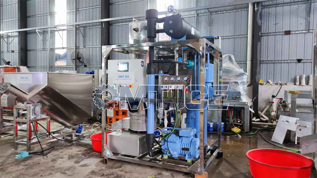 Tube Ice Machine and Dispenser