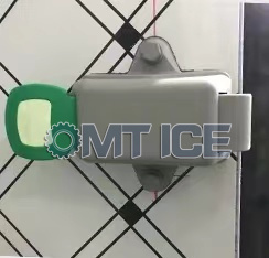 cold room door-1